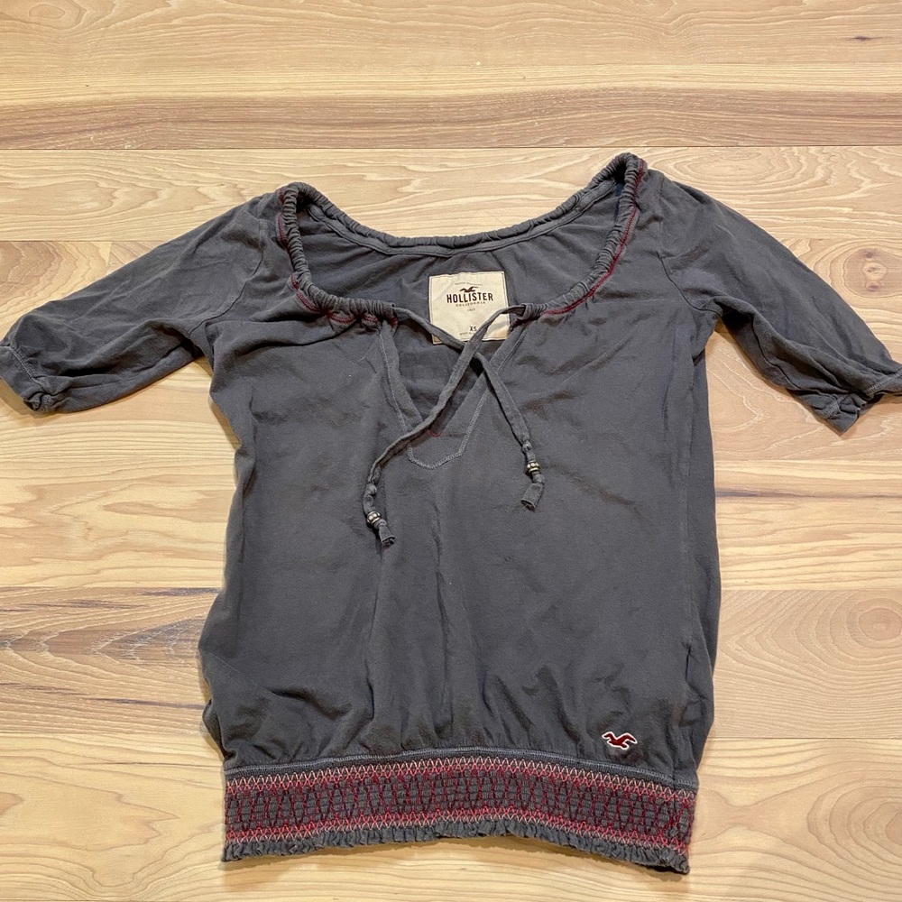 Hollister Half Sleeved Top Size XS